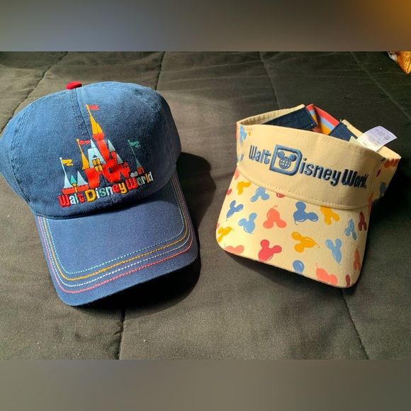 SET OF 2 WALT DISNEY WORLD HATS WITHOUT TAGS NEVER WORN - Picture 1 of 8